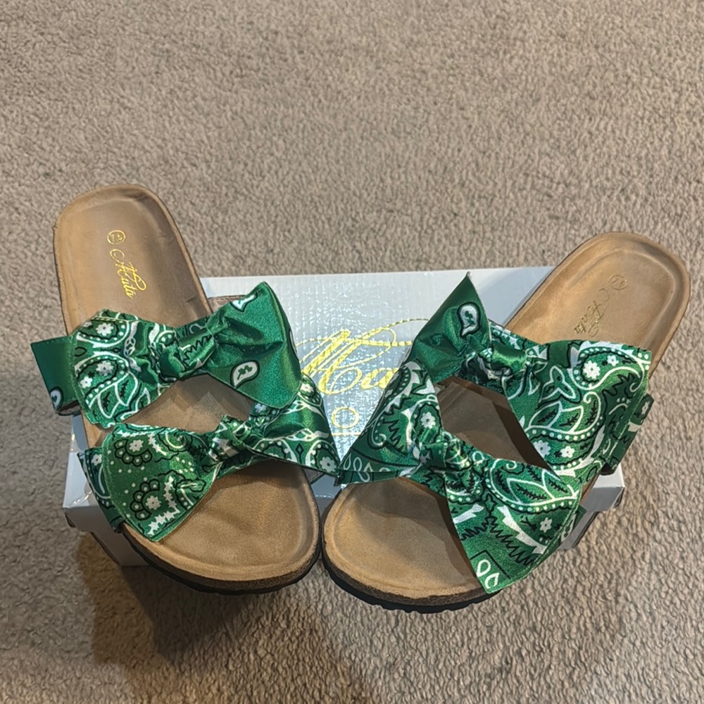 Green Bandana Slide Sandals